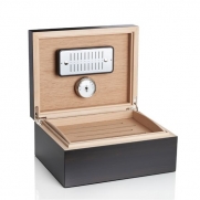   Deluxe.  Woven humidor for 50 cigars by Riviere