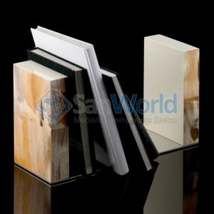    Horn & lacquer by Arcahorn bookends set 